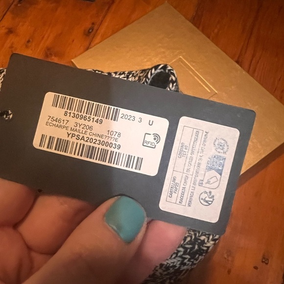 YSL Yves Saint Laurent NWT long black white woven wool unisex scarf w/ box - Picture 4 of 6